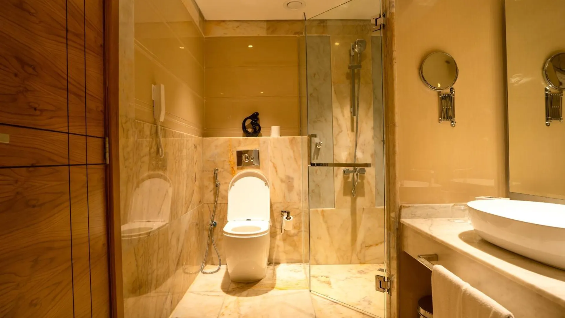 La Zona Continental Hotel دبي 4*,  الإمارات العربية المتحدة