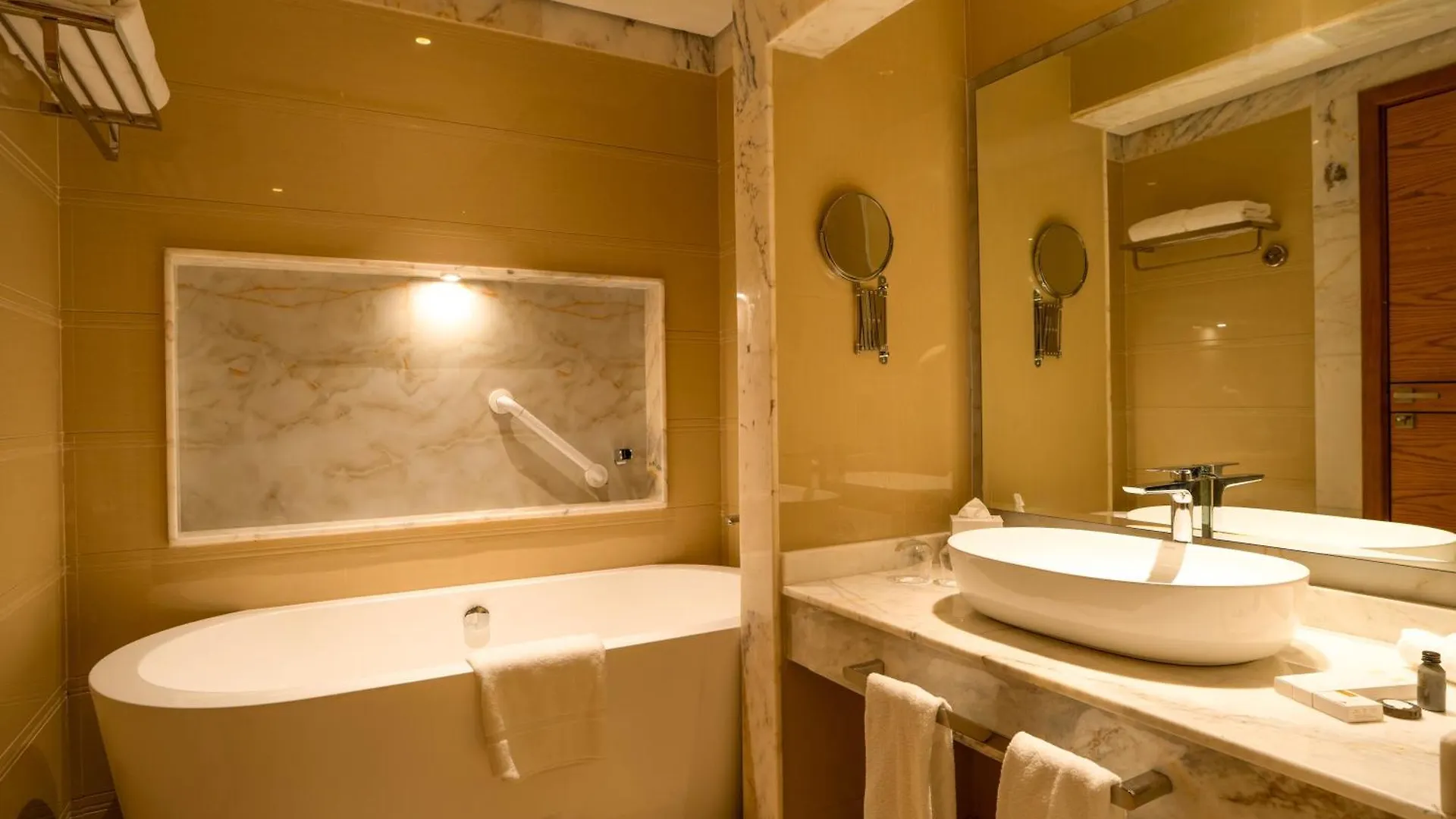 La Zona Continental Hotel دبي