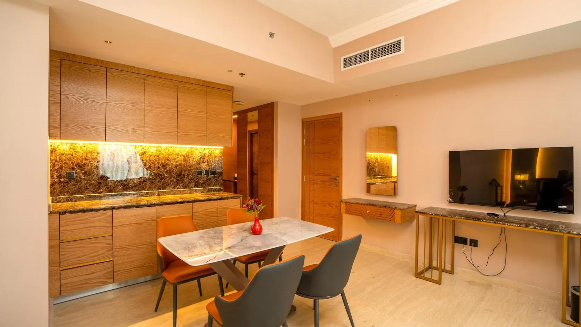 La Zona Continental Hotel دبي
